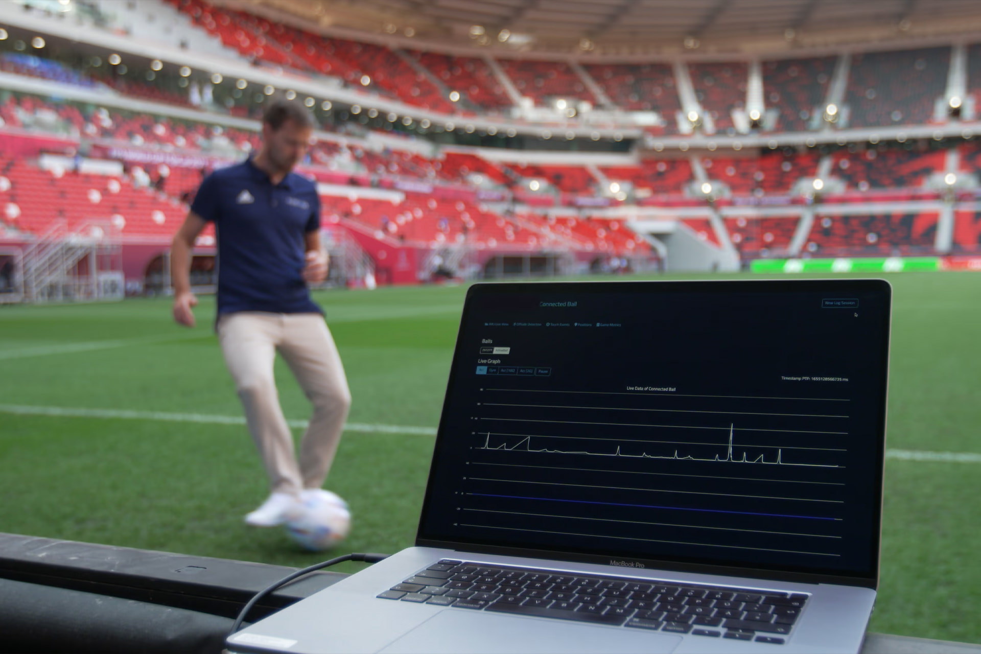 تست سنسور داخل توپ جام جهانی 2022 با لپ تاپ