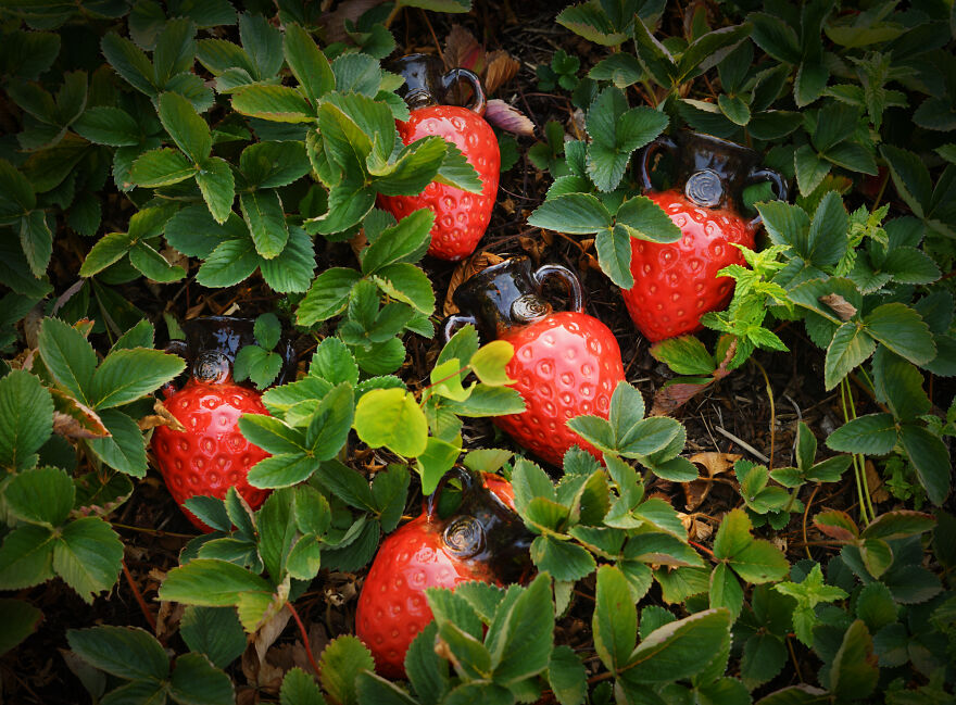 Strawberry ceramic set