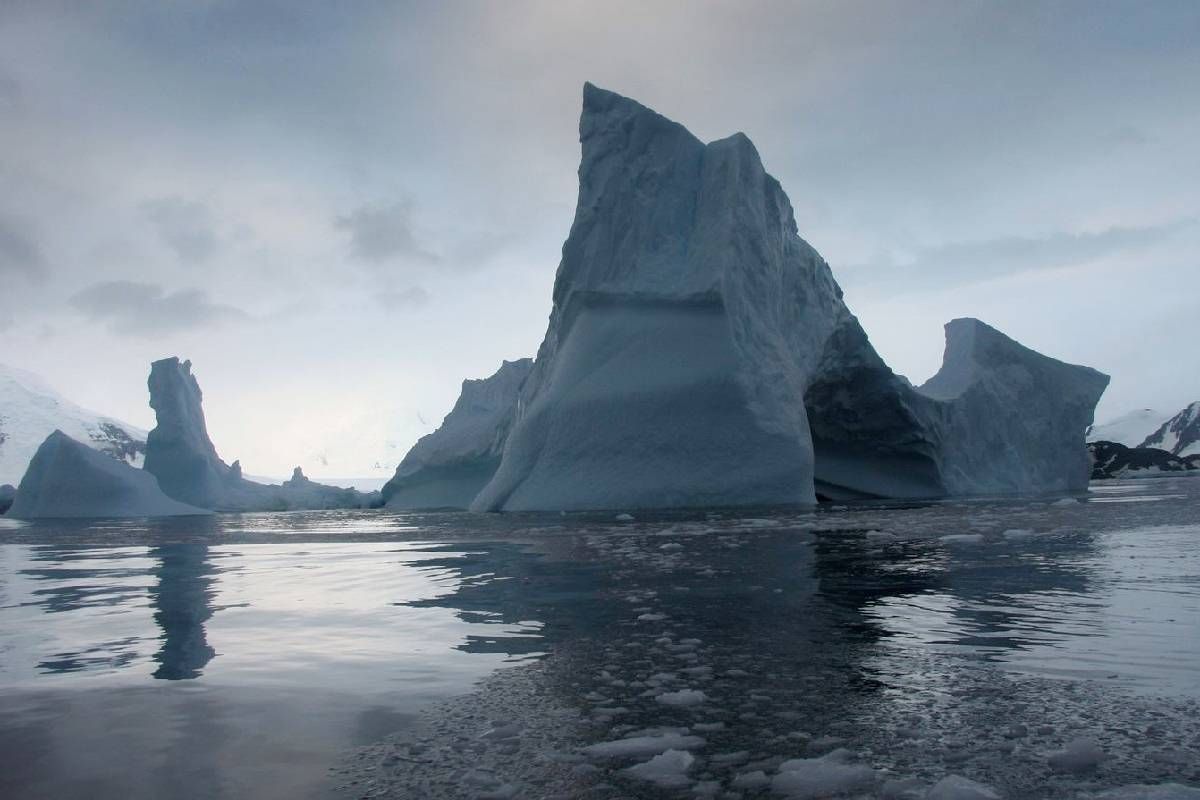 قطعه یخ عظیم جنوبگان در عرض سه روز شکست