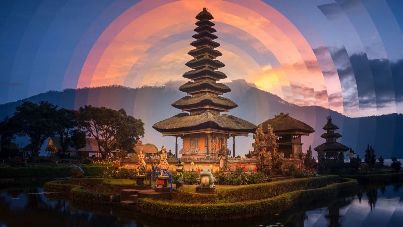 بالی از غروب تا طلوع خورشید - مارتین جانسون