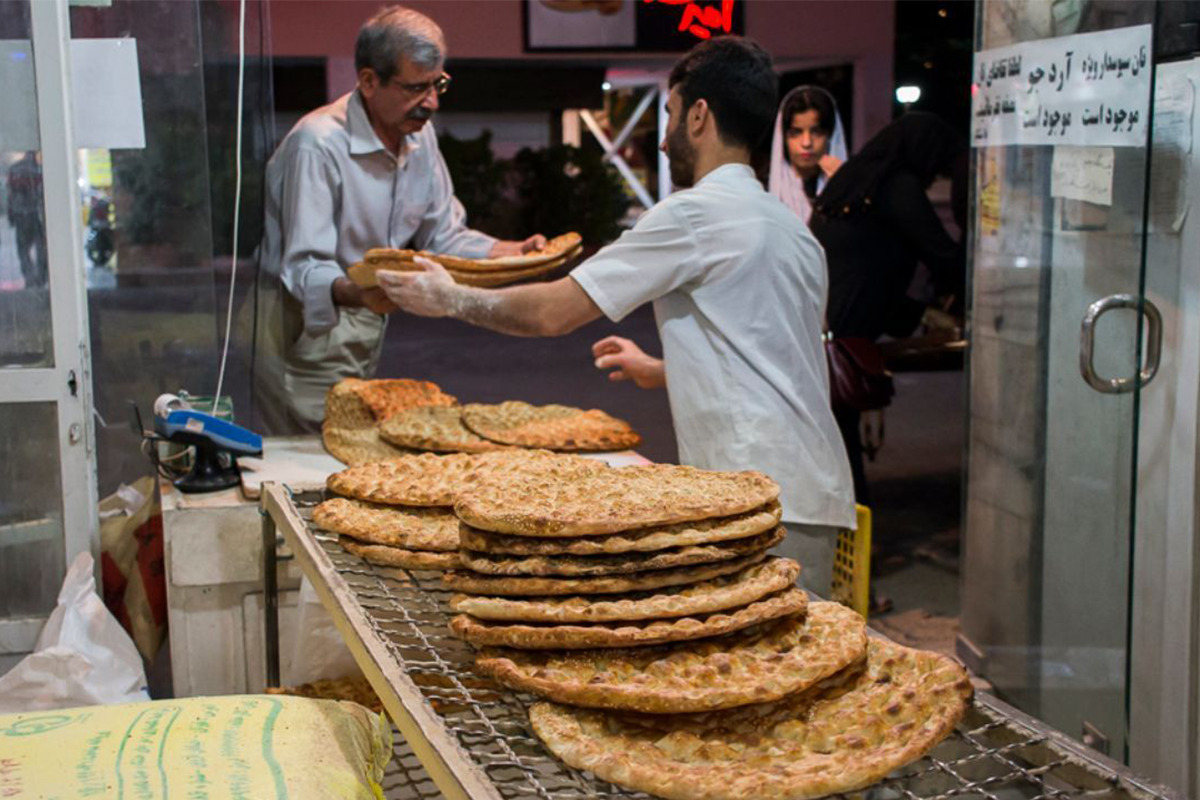 اسنپ‌فود برای اجرای طرح هوشمندسازی خرید نان در پلتفرم خود رایزنی می‌کند
