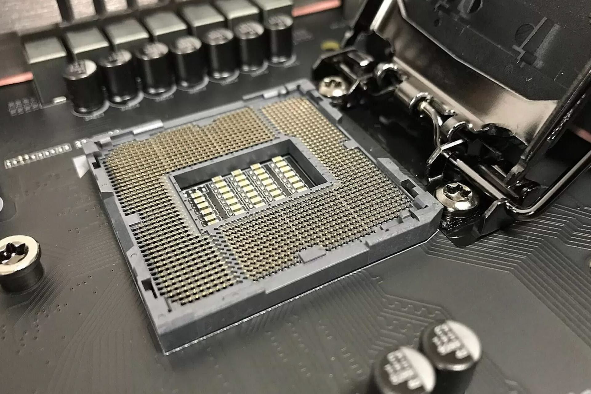 پردازنده‌های Intel Meteor Lake احتمالاً با سوکت LGA 1700 سازگار نخواهند بود