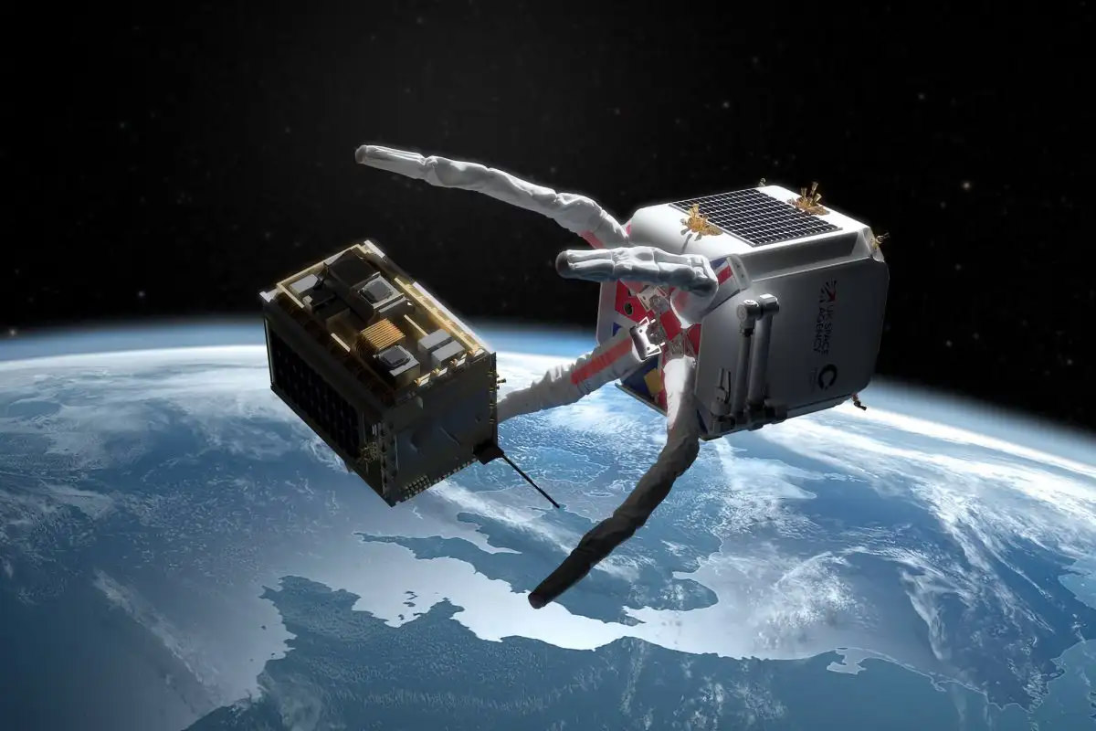 بریتانیا قصد دارد با ارسال فضاپیما به مدار زمین دو ماهواره از کار افتاده را نابود کند