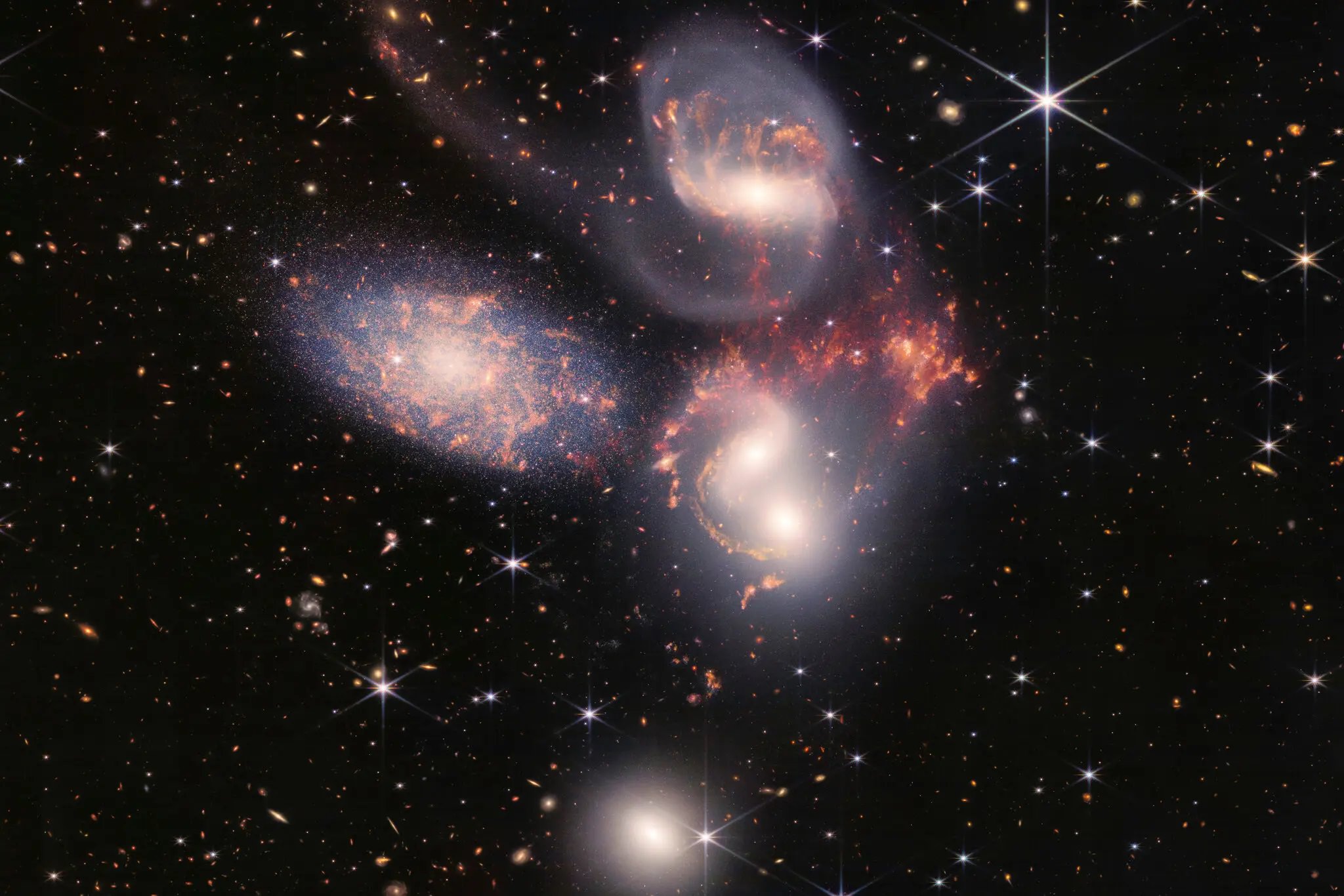 پنج‌قلوی استفان از نگاه تلسکوپ فضایی جیمز وب