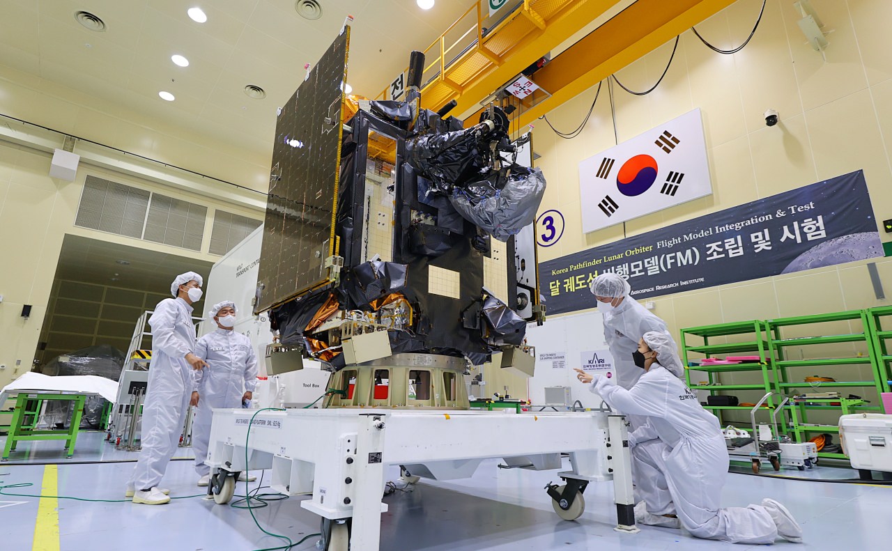 مهندسان کره جنوبی درحال بررسی مدارگرد قمری رهیاب کره