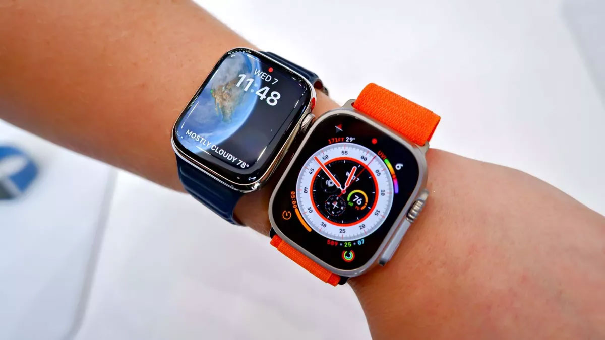 Size comparison of Apple Watch 8 and Ultra