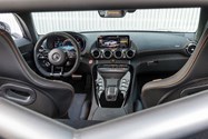 داشبورد و فرمان خودرو مرسدس amg gt سری بلک / Mercedes-AMG GT Black Series