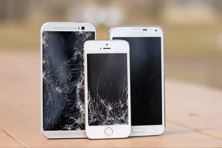 تماشا کنید: آزمایش پرتاب از ارتفاع گلکسی اس 5 در مقابل One M8 و آیفون 5s