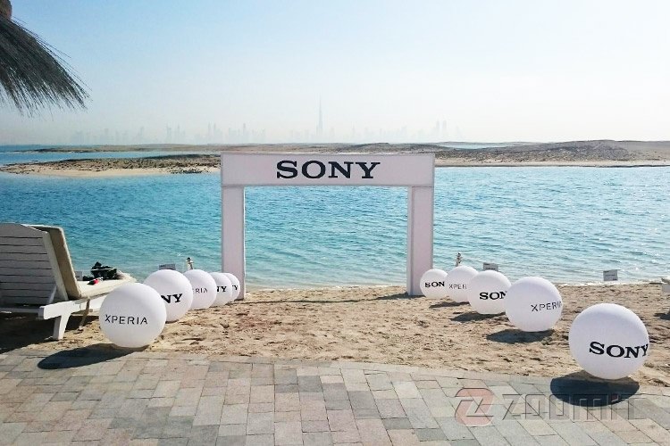 گزارش تصویری زومیت از فروشگاه اکسپریا آکواتک در عمق ۴ متری خلیج فارس