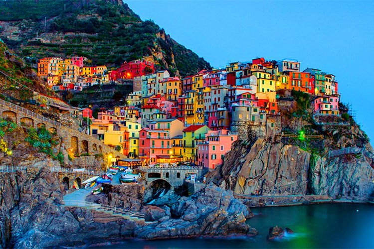 با مسحورکننده‌ترین شهرها و خانه‌های رنگارنگشان آشنا شوید