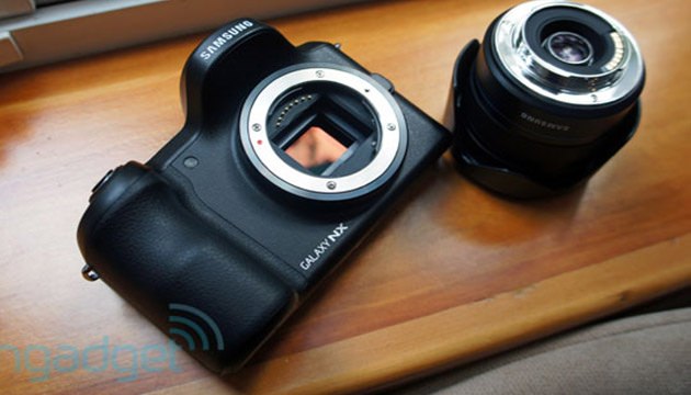 سامسونگ، دوربین DSLR بدون آیینه اندرویدی  خود را با نام گلکسی NX رسما معرفی کرد