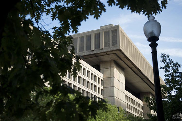 FBI قادر به روشن کردن میکروفن ابزار اندرویدی یا لپ تاپ شما از راه دور است