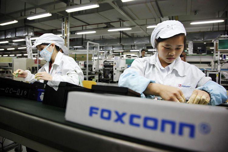 کمپانی فاکسکان برای تولید آیفون 6c تعداد کارگران خود را افزایش میدهد