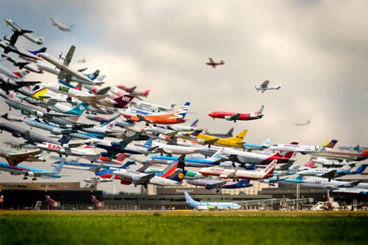 8 ساعت پرواز هواپیماها از فرودگاه لسآنجلس در یک تصویر