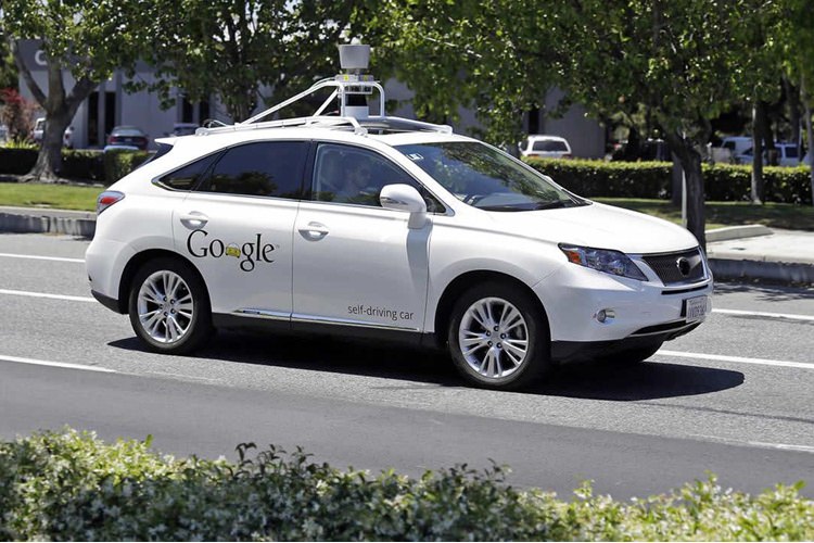 خودرو‌های هوشمند گوگل بیش از حد محتاط هستند