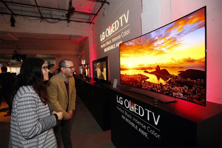الجی میلیاردها دلار دیگر برای ساخت پنلهای OLED سرمایهگذاری میکند