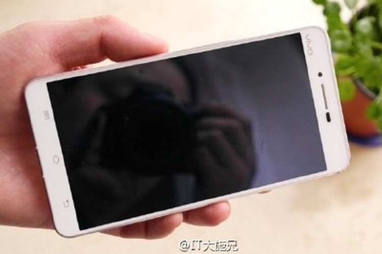 تصاویر جدید از Vivo XPlay 5S با کیفیت ساخت بالا