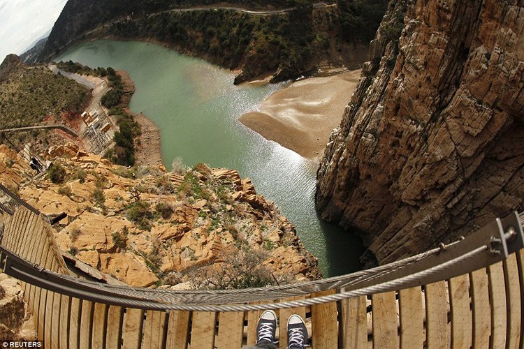با خطرناکترین مسیر پیادهروی جهان آشنا شوید