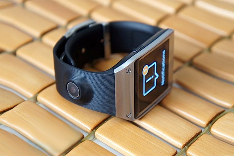 سامسونگ این هفته Galaxy Gear را بروزرسانی میکند: نوتیفیکیشنها و ژستهای حرکتی بیشتر