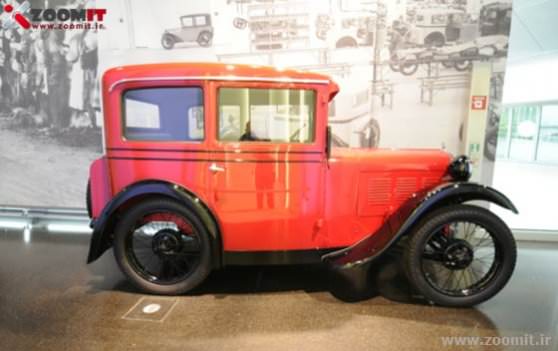 گشت و گذار در موزه BMW در مونیخ آلمان و مشاهده تاریخچه این برند