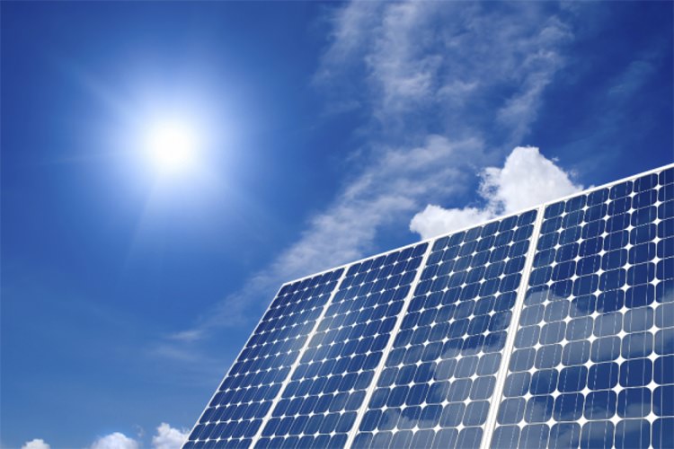 سقف پارکینگها، بهترین راهکار برای تولید انرژی خورشیدی