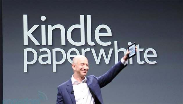 آمازون پیشرفته‌ترین کتابخوان الکترونیکی را با نام Kindle Paperwhite معرفی کرد: صفحه نمایش لمسی خازنی و نور پس‌زمینه 