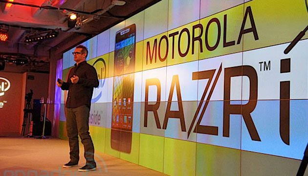 موتورولا موبایل RAZR i را با پردازنده جدید 2 گیگاهرتزی اینتل معرفی کرد