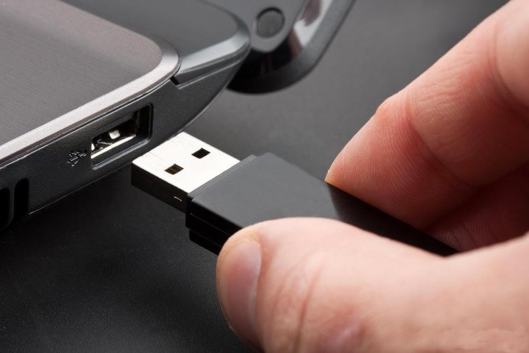 آیا واقعا لازم است پیش از جدا کردن حافظه جانبی، آن را Eject کنیم؟