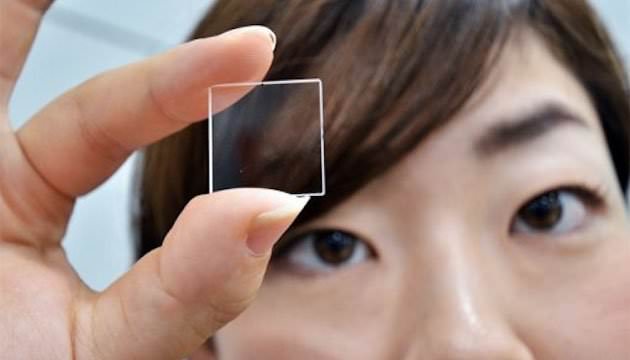 این قطعه کوچک شیشه کوارتز می‌تواند اطلاعات را تا ابد در خود ذخیره کند