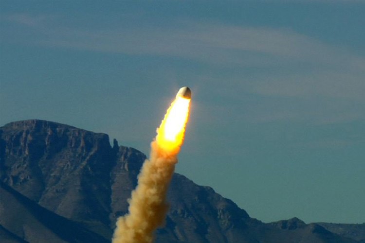 مدیرعامل آمازون فضاپیمای New Shepard را امسال به آسمان پرتاب می‌ کند