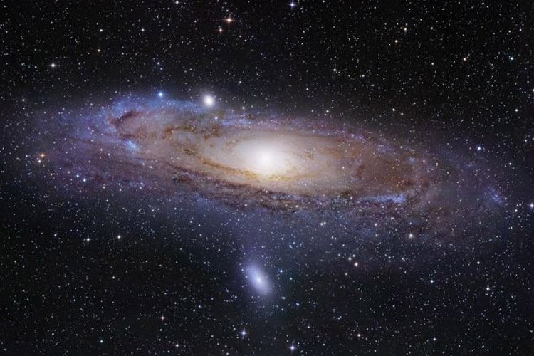 برابری ضخامت کاغذ 103 بار تا شده با قطر جهان هستی درک شده توسط انسان