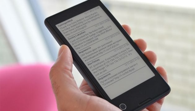 معرفی YotaPhone، تلفن اندرویدی با دو نمایشگر پشت و رو!