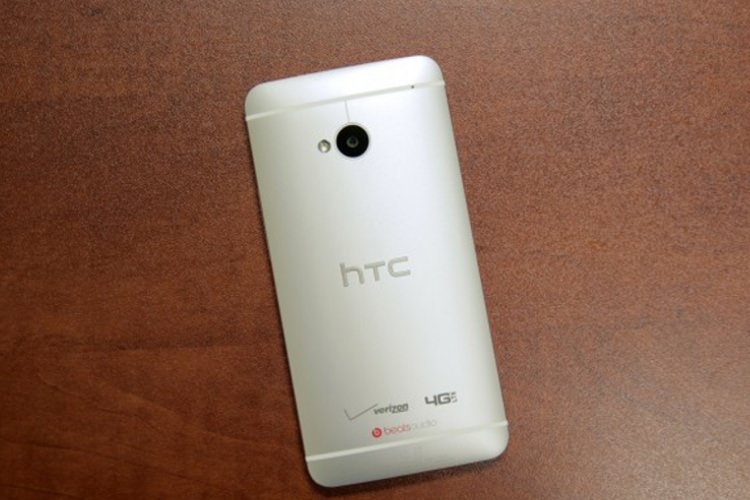 بروزرسانی HTC One به اندروید نسخه 4.4 کیتکت تا 90 روز آینده، ارائه میشود