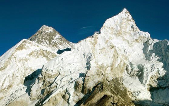 نمای زیبا اورست را بصورت زنده توسط بلندترین وب کم دنیا تماشا کنید