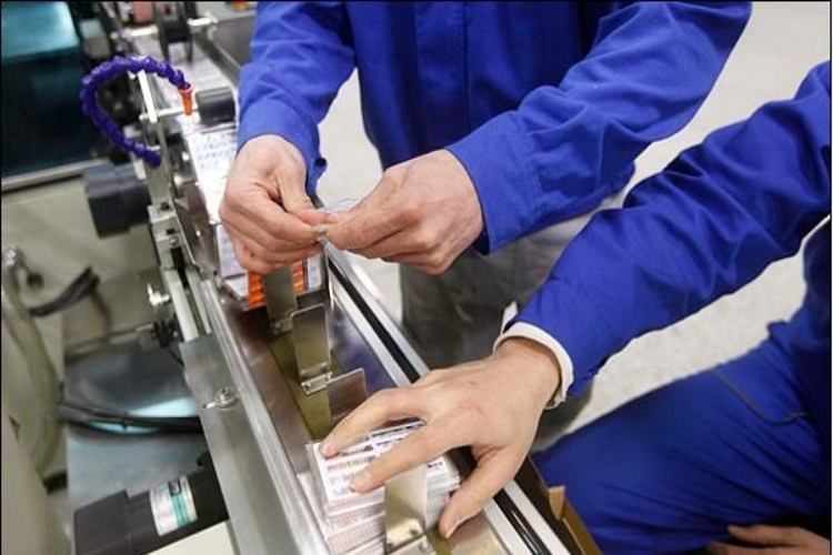 سیم کارت و فیبرنوری داخل کشور تولید می شود