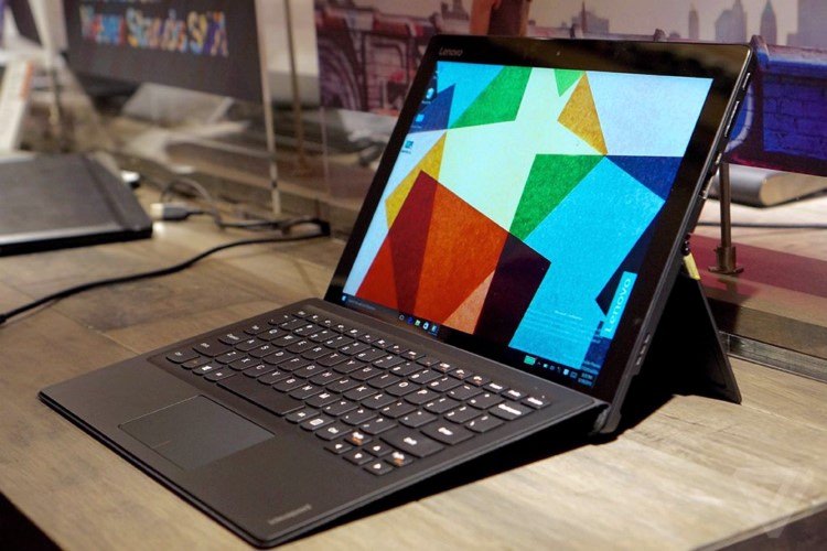 لنوو تبلت Ideapad Miix 700 را معرفی کرد؛ صفحه نمایش ۱۲ اینچی به همراه داک مخصوص کیبورد