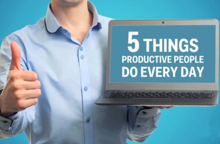 تماشا کنید: ۵ کاری که افراد موفق به صورت روزمره انجام می‌دهند