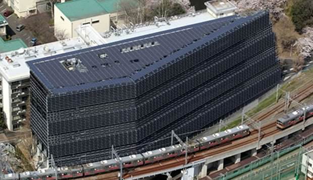 نوآوری جدید موسسه فن‌آوری‌های توکیو، ساختمانی که سرتاسر آن با پنل‌های خورشیدی پوشیده شده است
