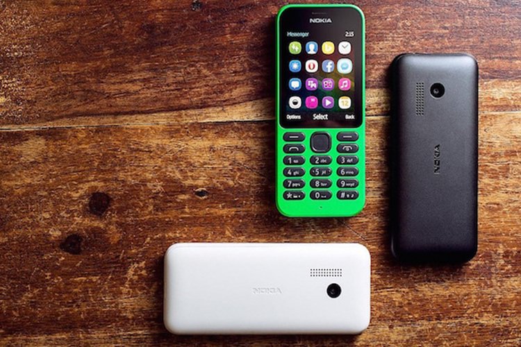 مایکروسافت گوشی Nokia 215 را معرفی کرد