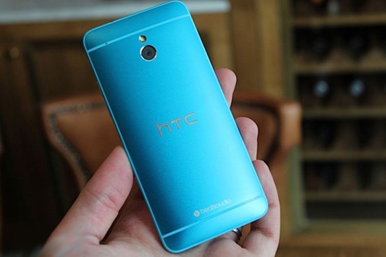 نسخه آبی رنگ دو تلفن HTC One و One Mini معرفی شدند