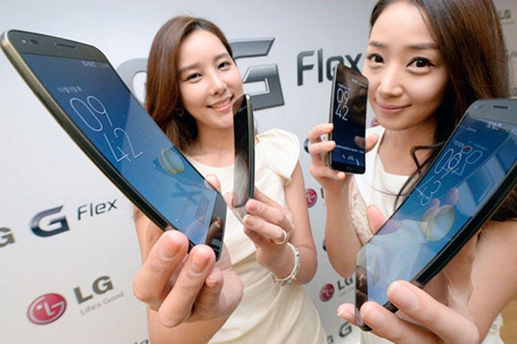 تلفن G Flex ال جی با قیمت 940 دلار از ماه آینده روانه بازار می‌شود