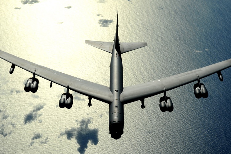 بمبافکن B-52 به یک شبکهی پیشرفته بر فراز آسمان تبدیل میشود