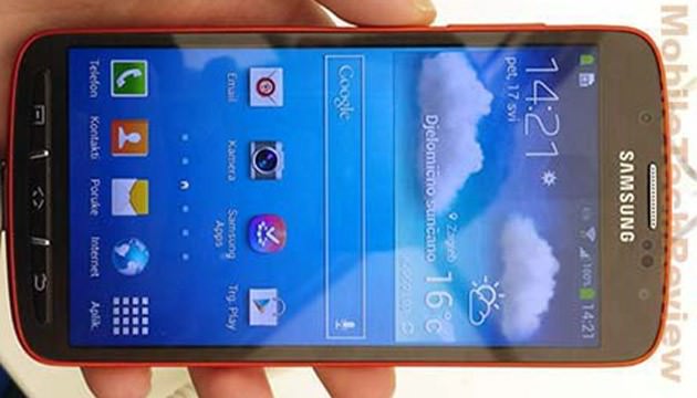 تماشا کنید: ویدیو تلفن ضد آب گلکسی اس 4 اکتیو با پردازنده S4 Plus کوالکام و دوربین 8 مگاپیکسل
