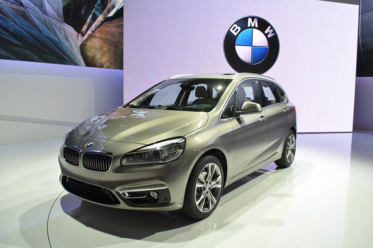 ژنو 2014: اکتیو تورِر سری 2 BMW معرفی شد: نیروی محرکه‌ی جلو، دو نسخه سه سیلندر و دیزلی چهارسیلندر