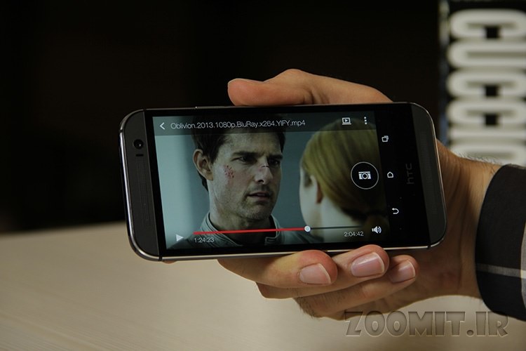 بررسی ویدویی زومیت از HTC One M8