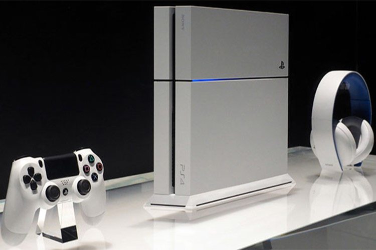 طرح جدید سونی حاکی از کاهش تولید تلویزیونها و موبایلهای هوشمند و افزایش تولید PS4 است
