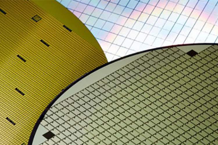 IBM تا سال 2020 تراشههای مبتنی بر نانولولههای کربن را جایگزین تراشههای سیلیکونی میکند
