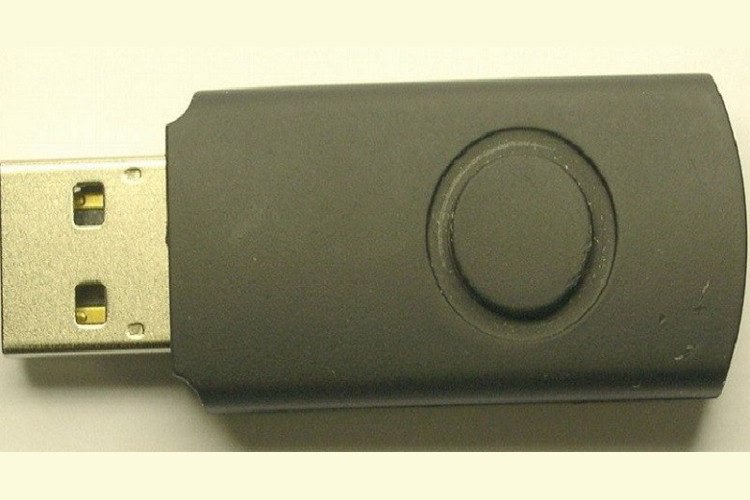 درایو USB با هدف نابود کردن سیستم