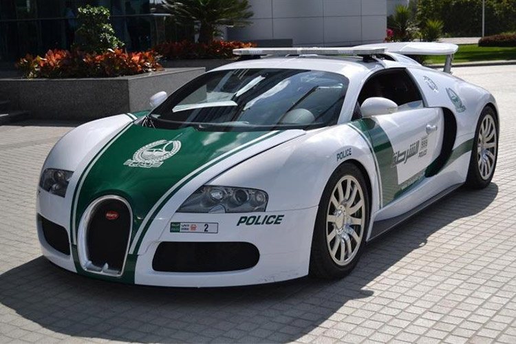 پلیس دبی از خودروی گشت بوگاتی ویرون خود رونمایی کرد