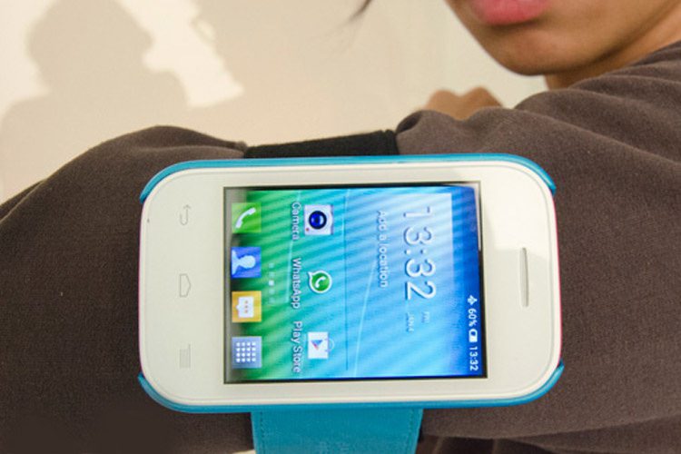 تلفن پوشیدنی OneTouch Pop Fit آلکاتل معرفی شد: پردازنده دوهستهای، نمایشگر 2.8 اینچی و باتری 1000 میلیآمپرساعت